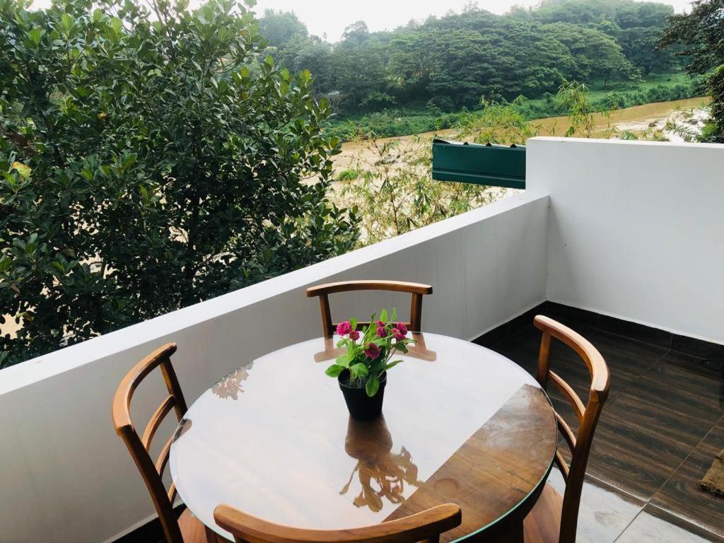 Kandy River Garden Екстер'єр фото